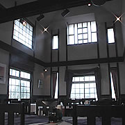 吹き抜けのダイニング